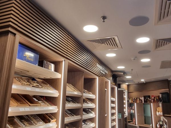 Éclairage boutique haut de gamme — Menton